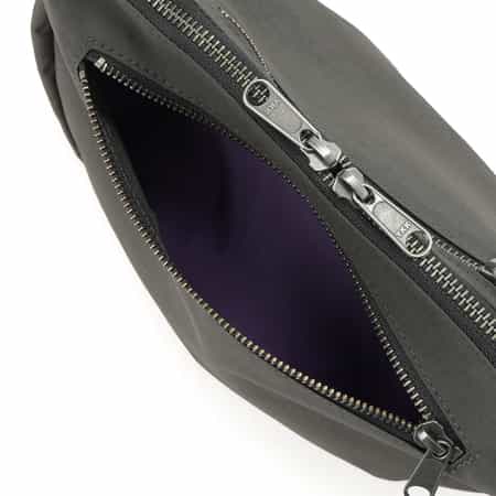 ハーフムーンショルダーバッグ（2236400）｜BARNEYS NEW YORK