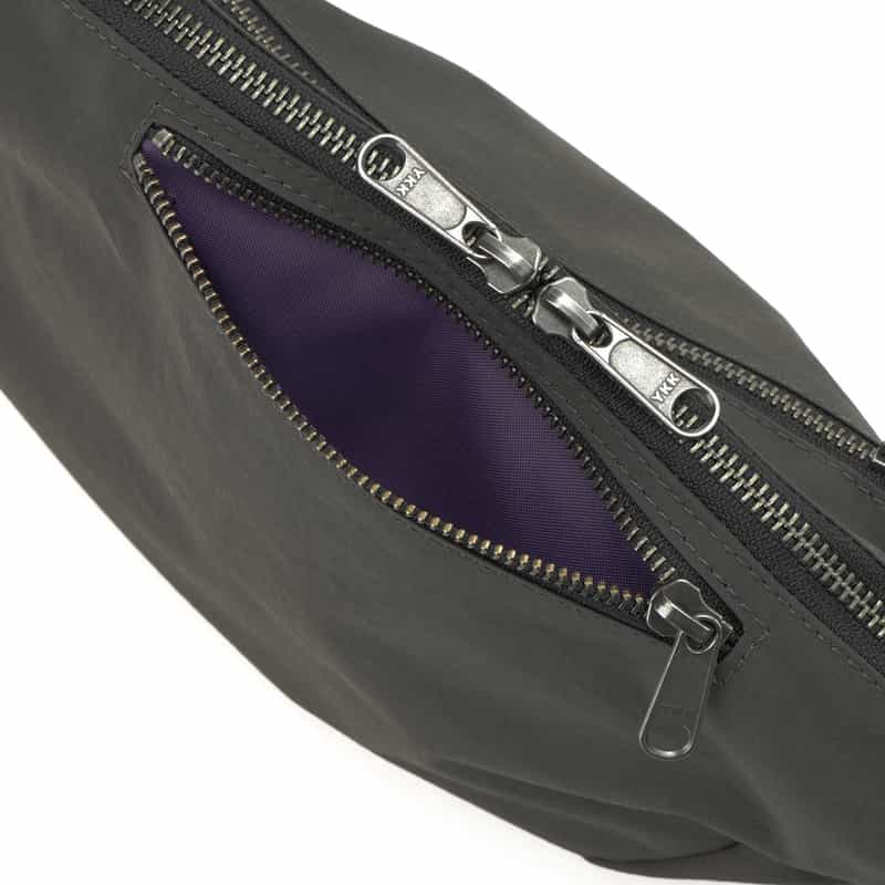 BARNEYS NEW YORK ハーフムーンショルダーバッグ DARK GRAY