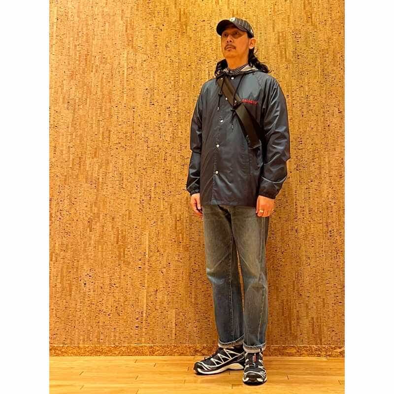 BARNEYS NEW YORK ジップポケット付きショルダーバッグ DARK GRAY