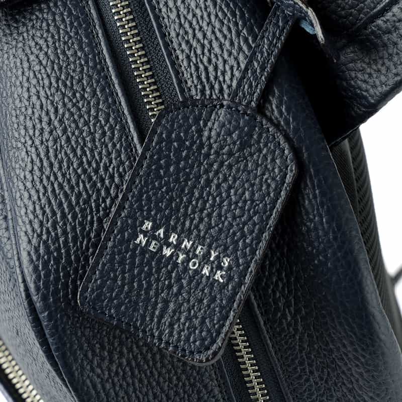 BARNEYS NEW YORK レザーバックパック NAVY