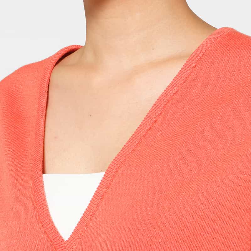 BARNEYS NEW YORK ウォッシャブル Vネックニットプルオーバー CORAL