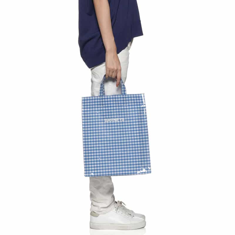 BARNEYS NEW YORK "BARNEYS" ロゴ入りPVCトートバッグ BLUE