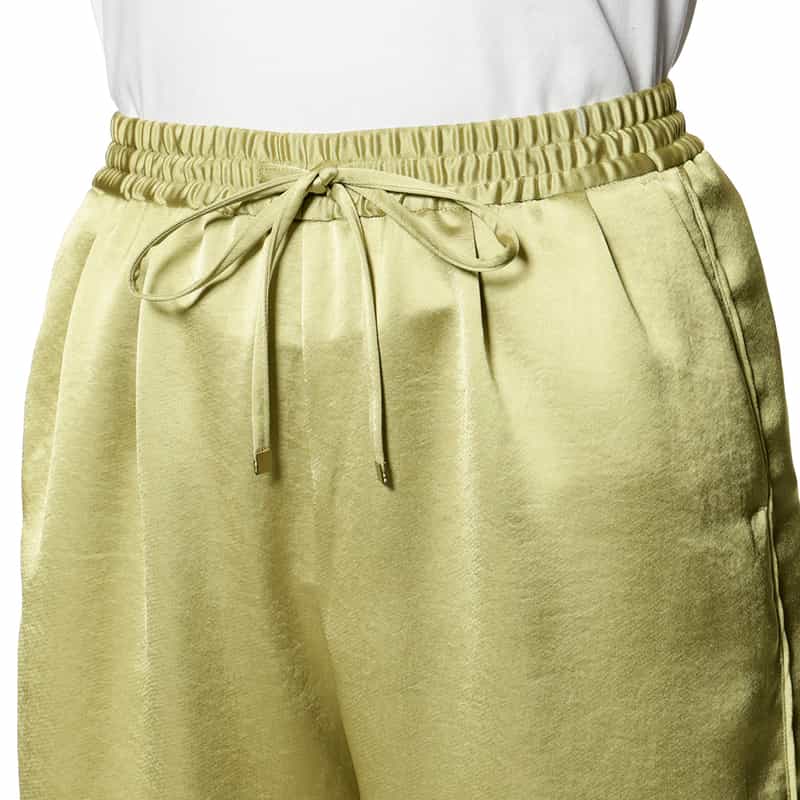 BARNEYS NEW YORK ウォッシャブル サテンワイドシルエットパンツ GREEN