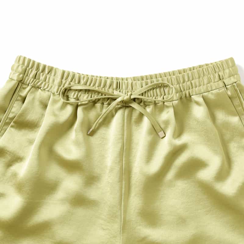 BARNEYS NEW YORK ウォッシャブル サテンワイドシルエットパンツ GREEN