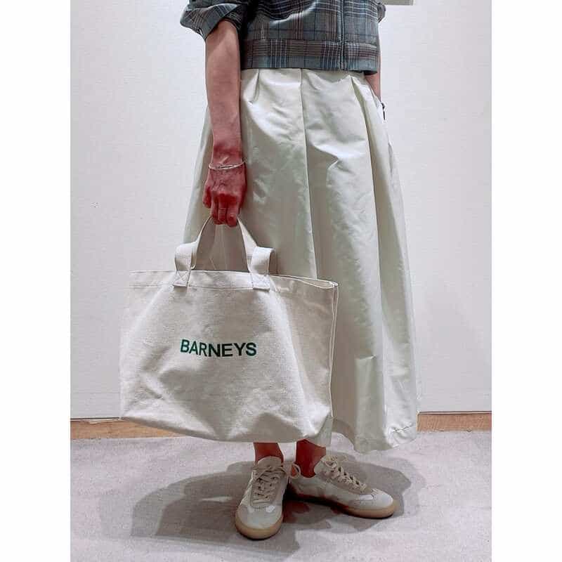 BARNEYS NEW YORK "BARNEYS" ロゴ入り横型2WAYトートバッグ WHITE