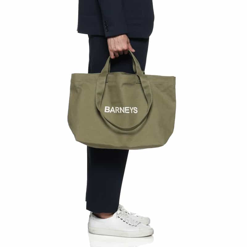 BARNEYS NEW YORK "BARNEYS" ロゴ入り横型2WAYトートバッグ KHAKI