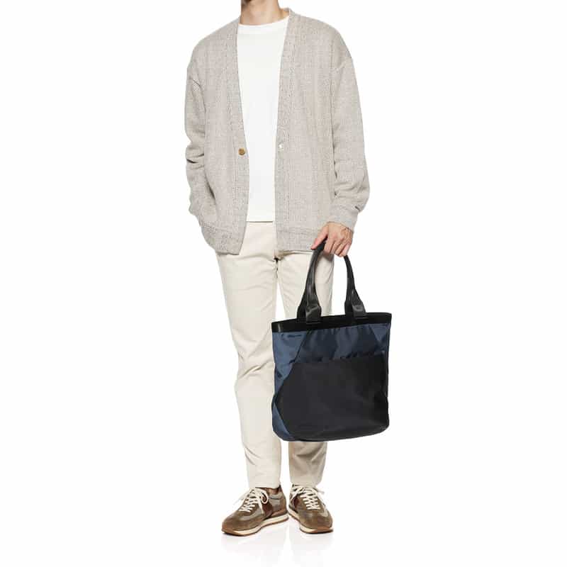 BARNEYS NEW YORK ロゴ入りトートバック NAVY