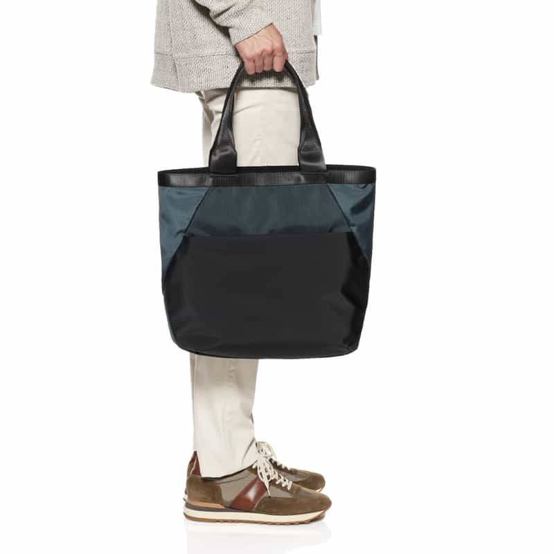 BARNEYS NEW YORK ロゴ入りトートバック NAVY