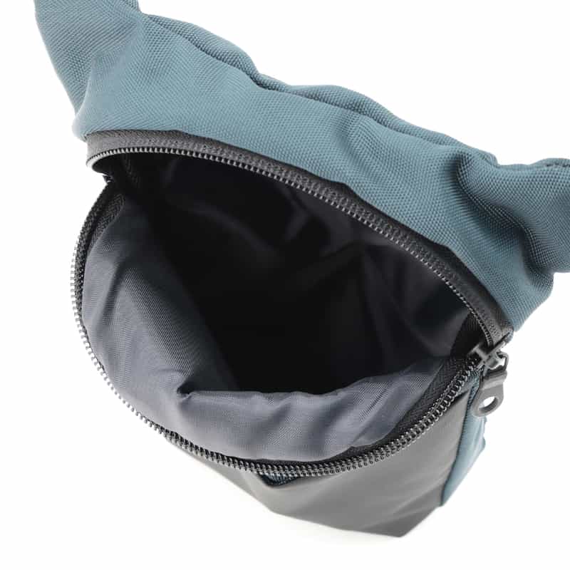 BARNEYS NEW YORK ロゴ入りミニショルダーバッグ NAVY