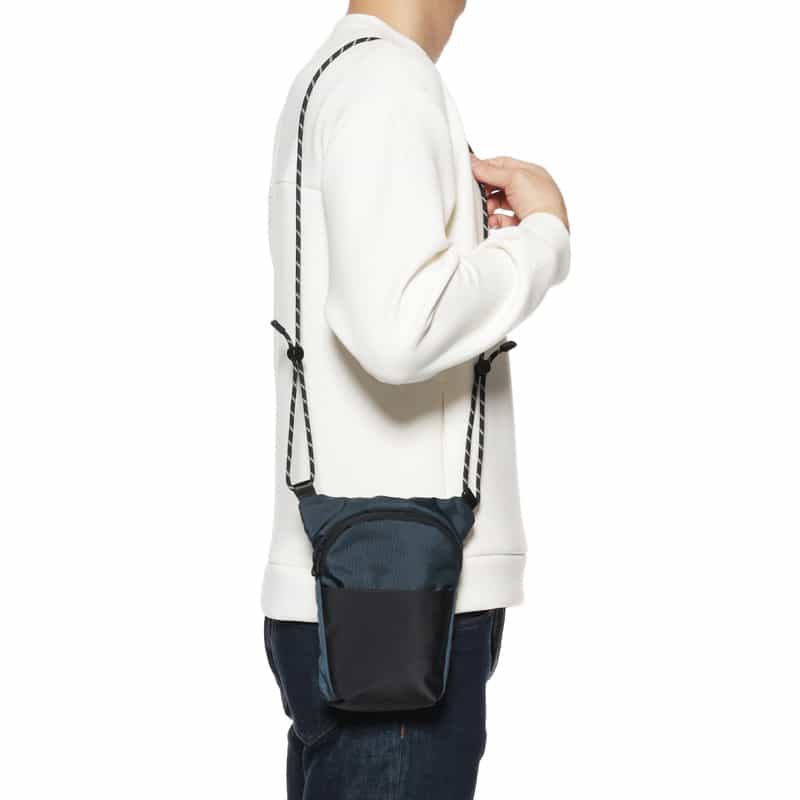 BARNEYS NEW YORK ロゴ入りミニショルダーバッグ NAVY