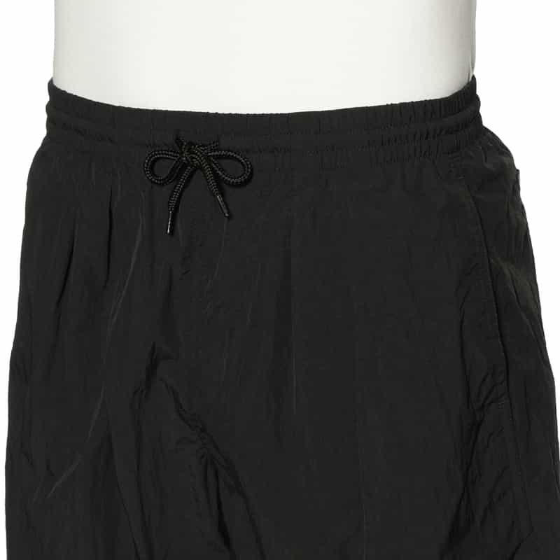 BARNEYS NEW YORK "BARNEYS" ロゴ入りナイロンショーツ BLACK