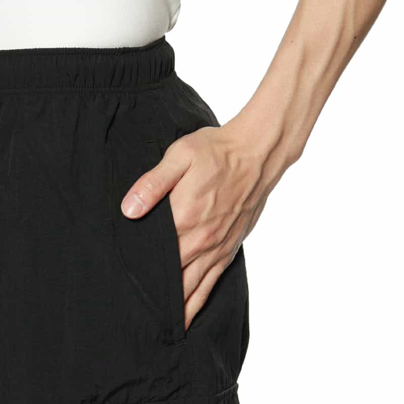 BARNEYS NEW YORK "BARNEYS" ロゴ入りナイロンカーゴショーツ BLACK