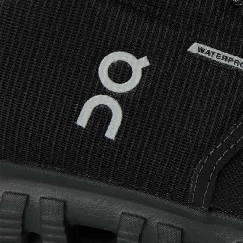 ON ON＜オン＞スニーカー "COLUD 6 WATERPROOF" BLACK