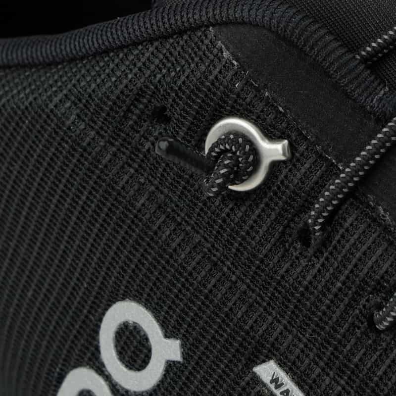 ON ON＜オン＞スニーカー "COLUD 6 WATERPROOF" BLACK