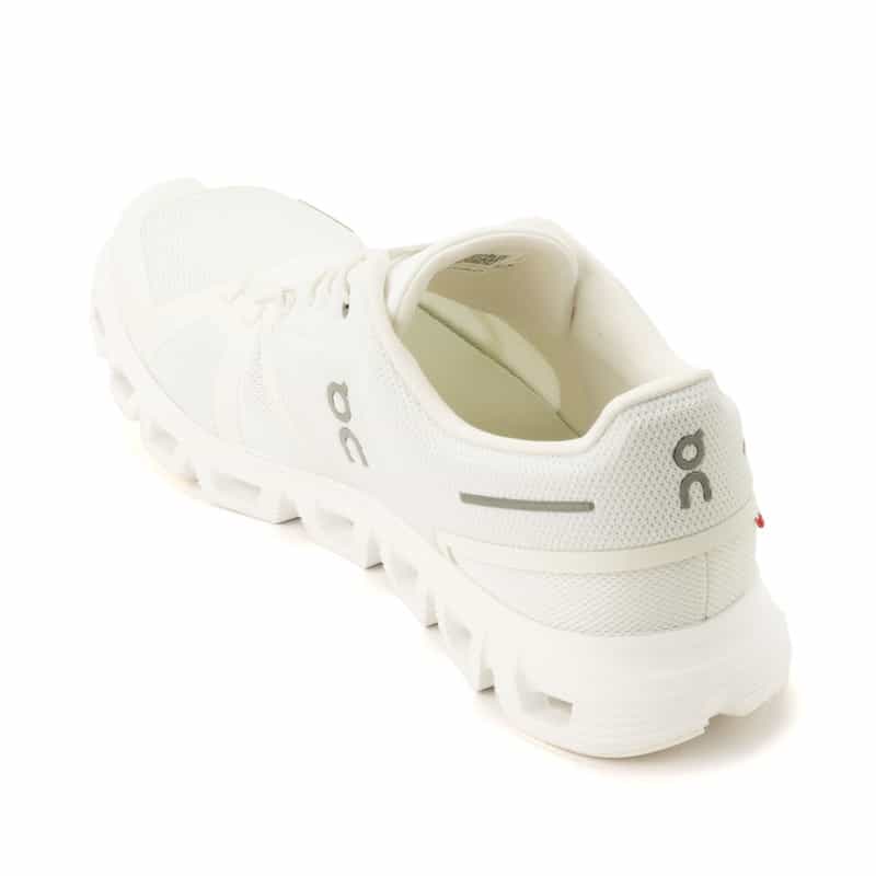 ON ON＜オン＞スニーカー "COLUD 6" WHITE
