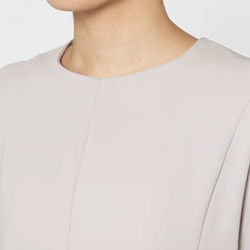 BARNEYS NEW YORK セットアップ ウォッシャブル ポンチ素材ペプラムプルオーバー LIGHT GRAY