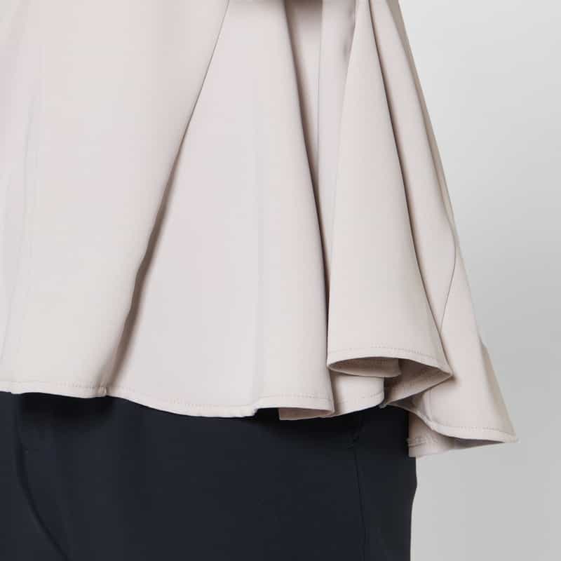 BARNEYS NEW YORK セットアップ ウォッシャブル ポンチ素材ペプラムプルオーバー LIGHT GRAY