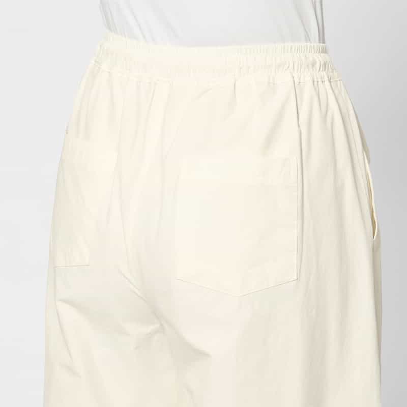 BARNEYS NEW YORK ウォッシャブル カーヴィー ドローストリングパンツ OFF WHITE