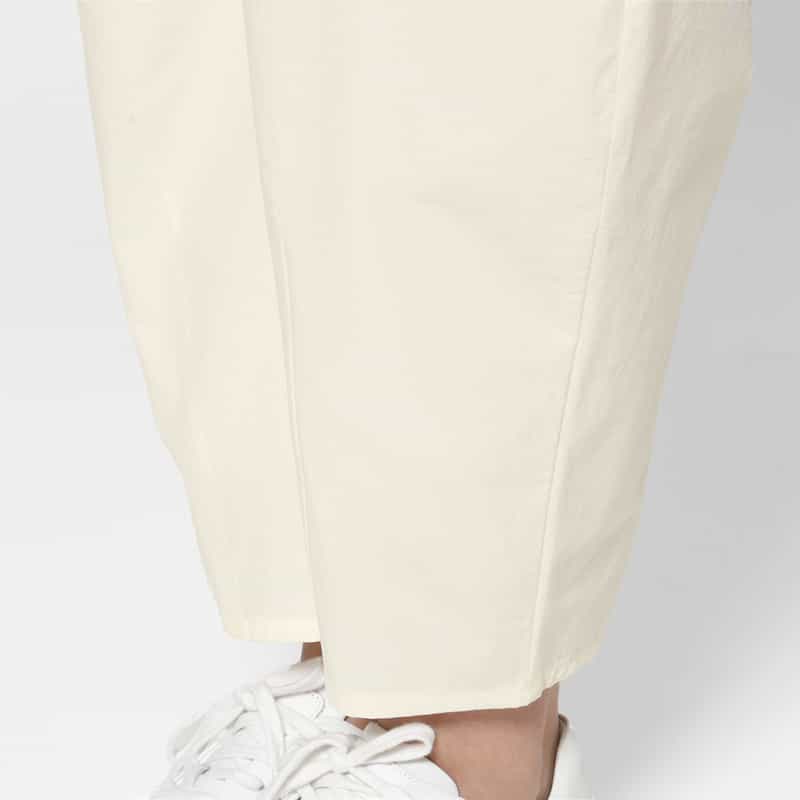 BARNEYS NEW YORK ウォッシャブル カーヴィー ドローストリングパンツ OFF WHITE