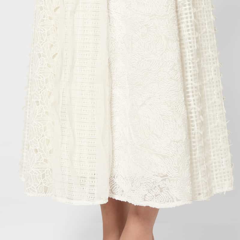 BARNEYS NEW YORK ウォッシャブル ドッキングレースデザインロングスカート OFF WHITE