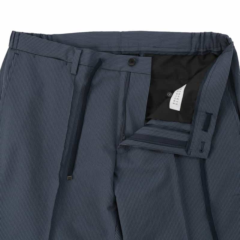 BARNEYS NEW YORK サッカー素材ストレッチパンツ BLUE