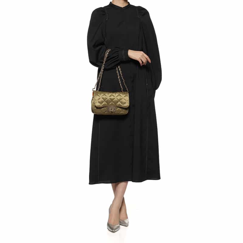 BARNEYS NEW YORK キルティングショルダーバッグ KHAKI