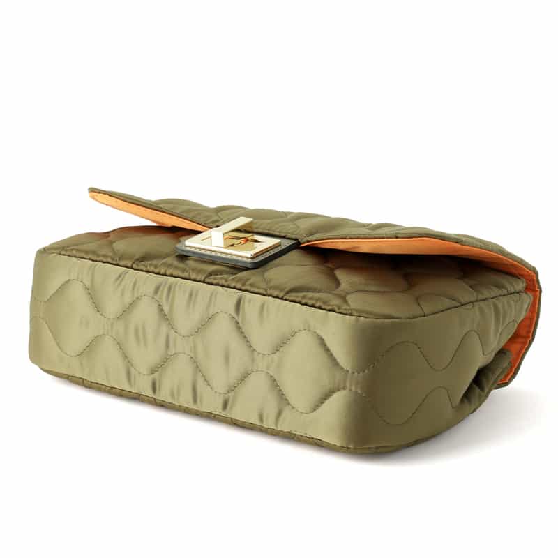 BARNEYS NEW YORK キルティングショルダーバッグ KHAKI