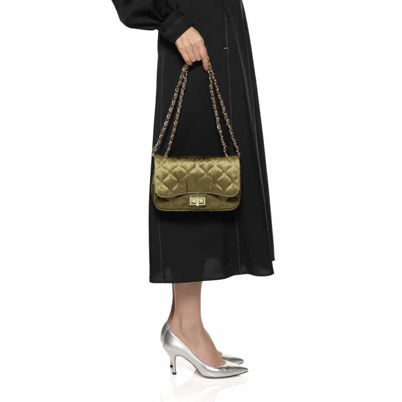 BARNEYS NEW YORK キルティングショルダーバッグ KHAKI