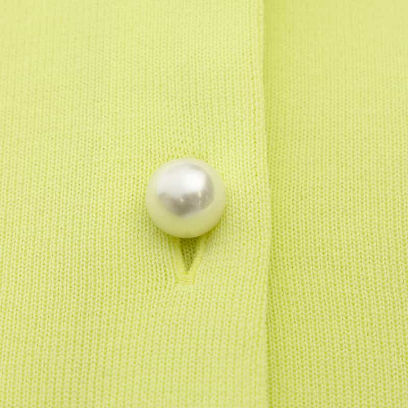 BARNEYS NEW YORK ウォッシャブル フリルヘム パールボタン付きニットカーディガン LT GREEN