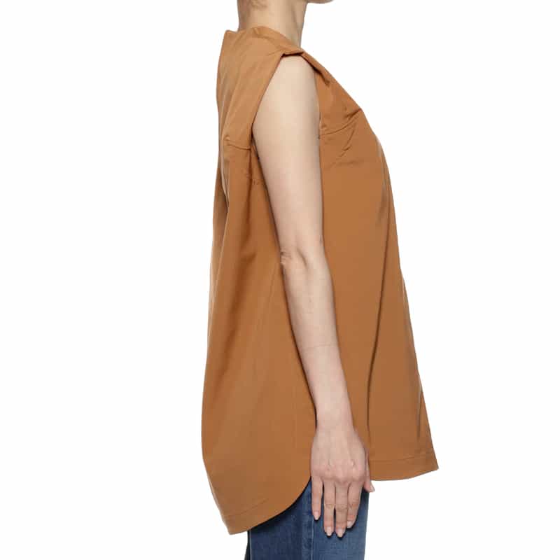HYKE バックジップ ノースリーブブラウス CAMEL
