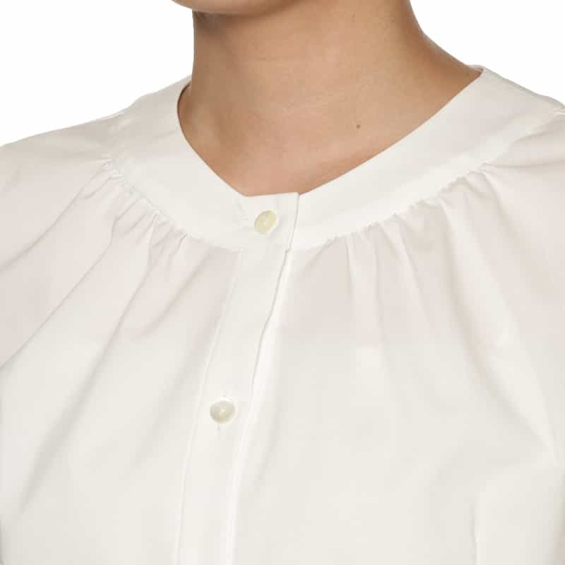 BARNEYS NEW YORK ウォッシャブル タック入りパールボタンブラウス WHITE