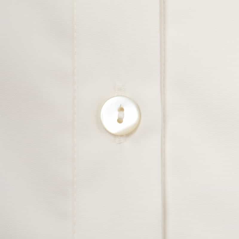 BARNEYS NEW YORK ウォッシャブル タック入りパールボタンブラウス WHITE