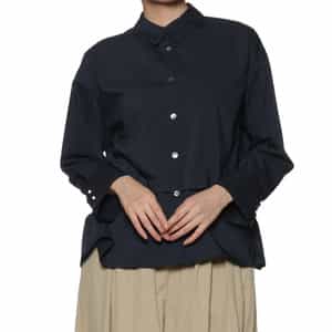 ウォッシャブル バックペプラム パールボタンブラウス