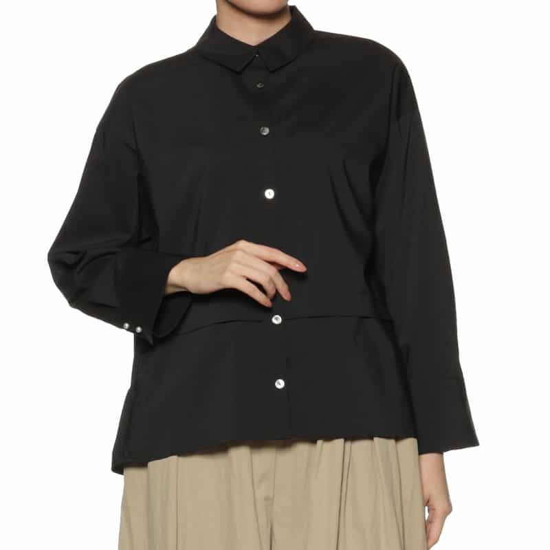 BARNEYS NEW YORK ウォッシャブル バックペプラム パールボタンブラウス BLACK