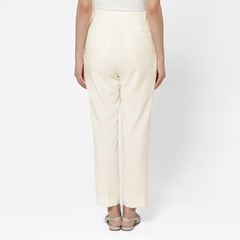 BARNEYS NEW YORK セットアップ ウォッシャブル フリルポケットデザイン スリムテーパードパンツ OFF WHITE