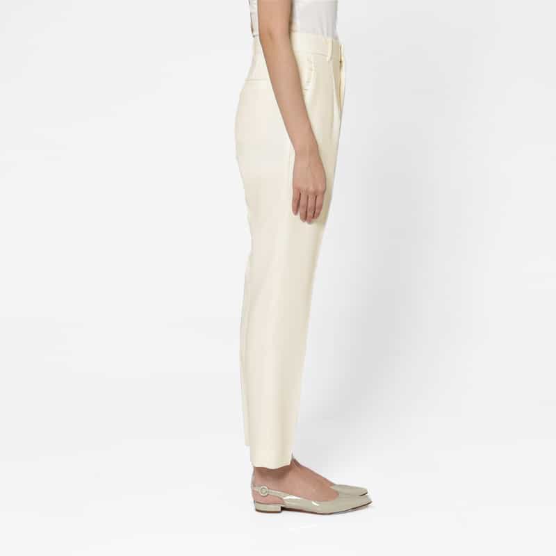 BARNEYS NEW YORK セットアップ ウォッシャブル フリルポケットデザイン スリムテーパードパンツ OFF WHITE