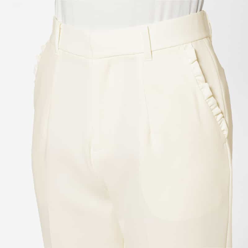 BARNEYS NEW YORK セットアップ ウォッシャブル フリルポケットデザイン スリムテーパードパンツ OFF WHITE