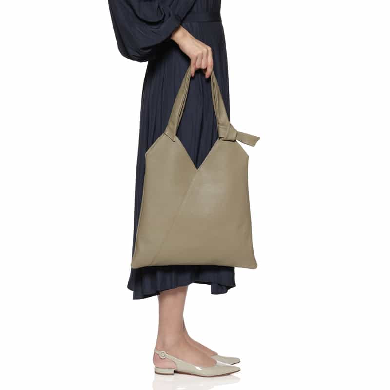 BARNEYS NEW YORK ショルダーバッグ LT BROWN