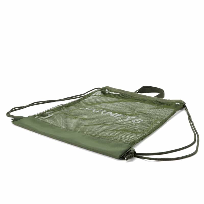 BARNEYS NEW YORK "BARNEYS" ロゴ入り メッシュナップサック KHAKI