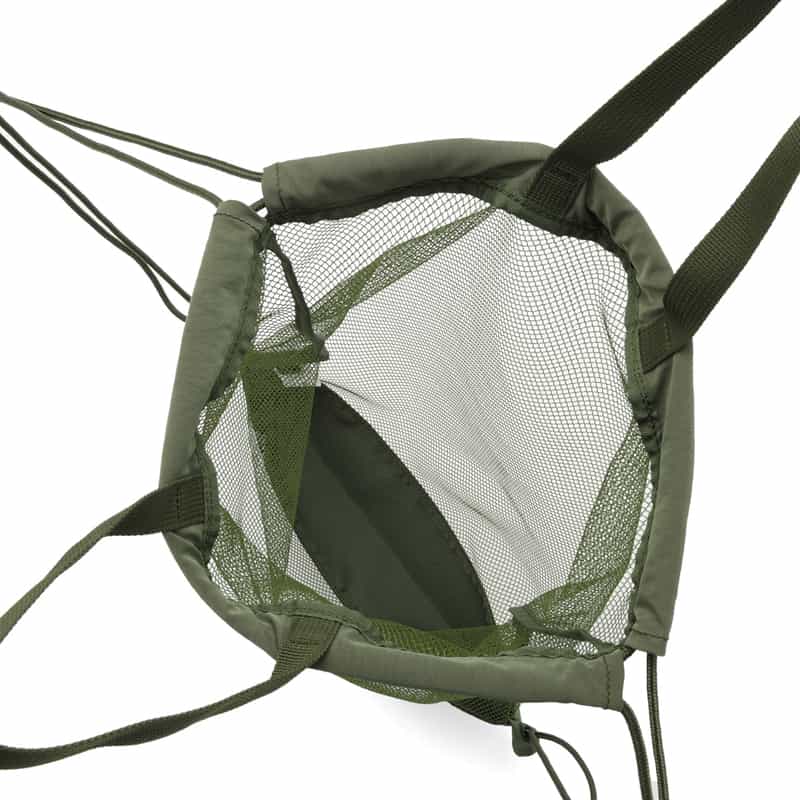 BARNEYS NEW YORK "BARNEYS" ロゴ入り メッシュナップサック KHAKI