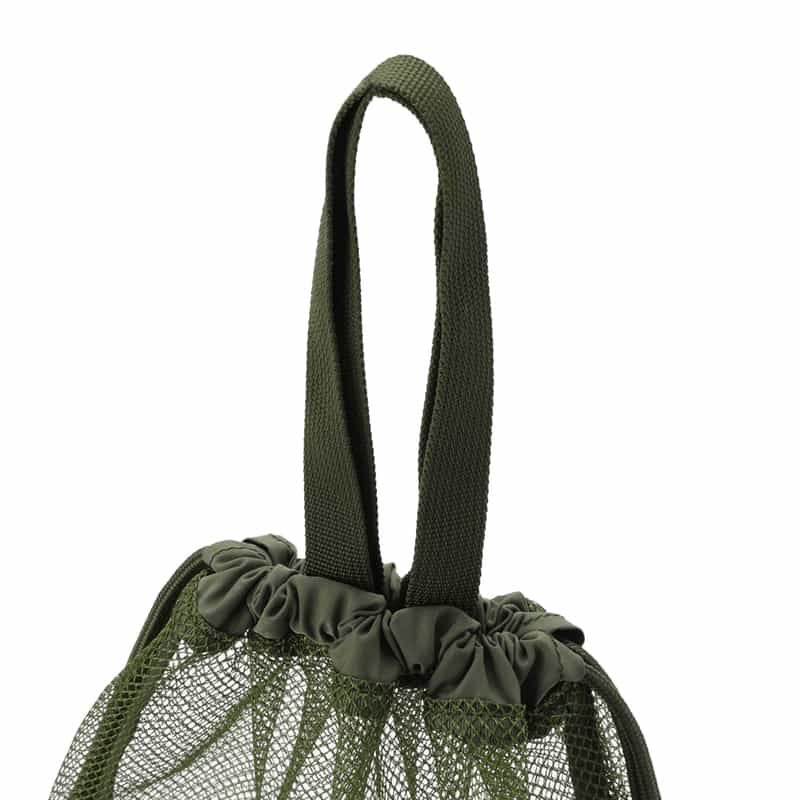 BARNEYS NEW YORK "BARNEYS" ロゴ入り メッシュナップサック KHAKI