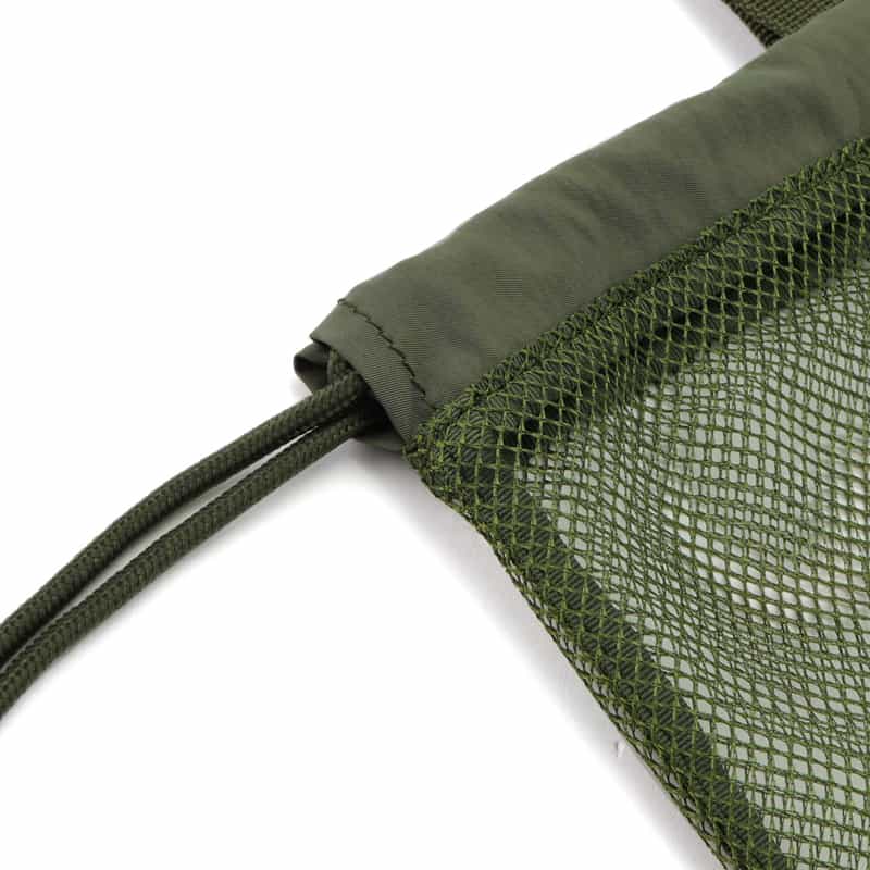 BARNEYS NEW YORK "BARNEYS" ロゴ入り メッシュナップサック KHAKI