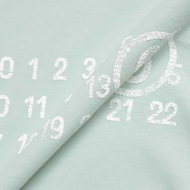 MM6 MAISON MARGIELA カレンダータグプリントTシャツ LT GREEN