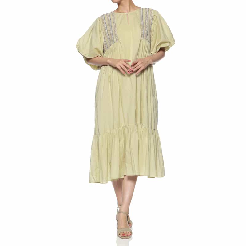 BARNEYS NEW YORK ウォッシャブル エンブロイダリースモックドレス BEIGE