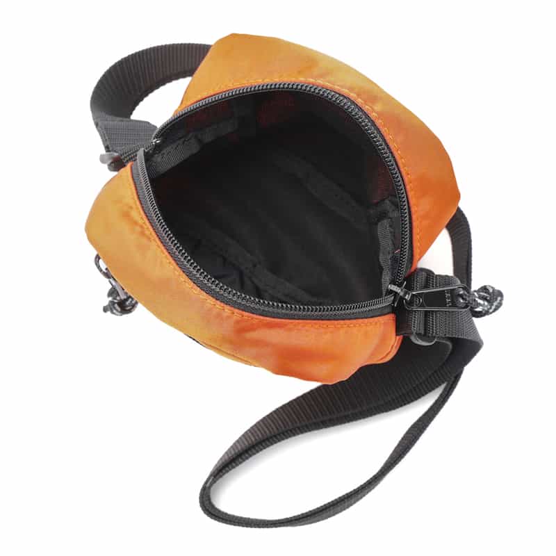 BARNEYS NEW YORK ナイロンポシェットバッグ ORANGE