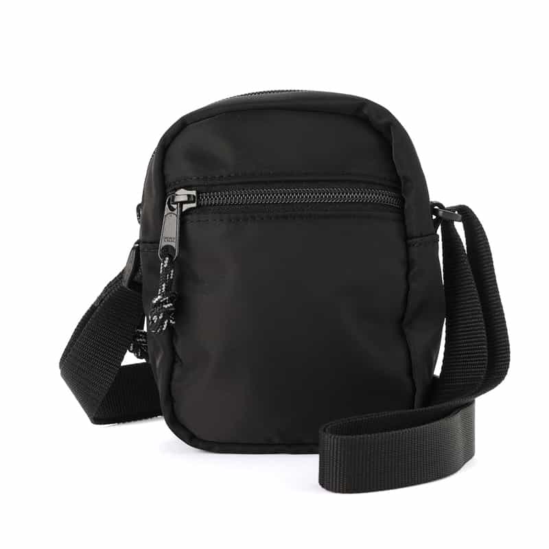 BARNEYS NEW YORK ナイロンポシェットバッグ BLACK