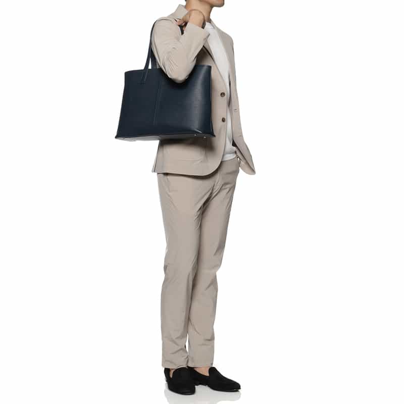 BARNEYS NEW YORK オンラインストア限定　横型レザートートバッグ NAVY