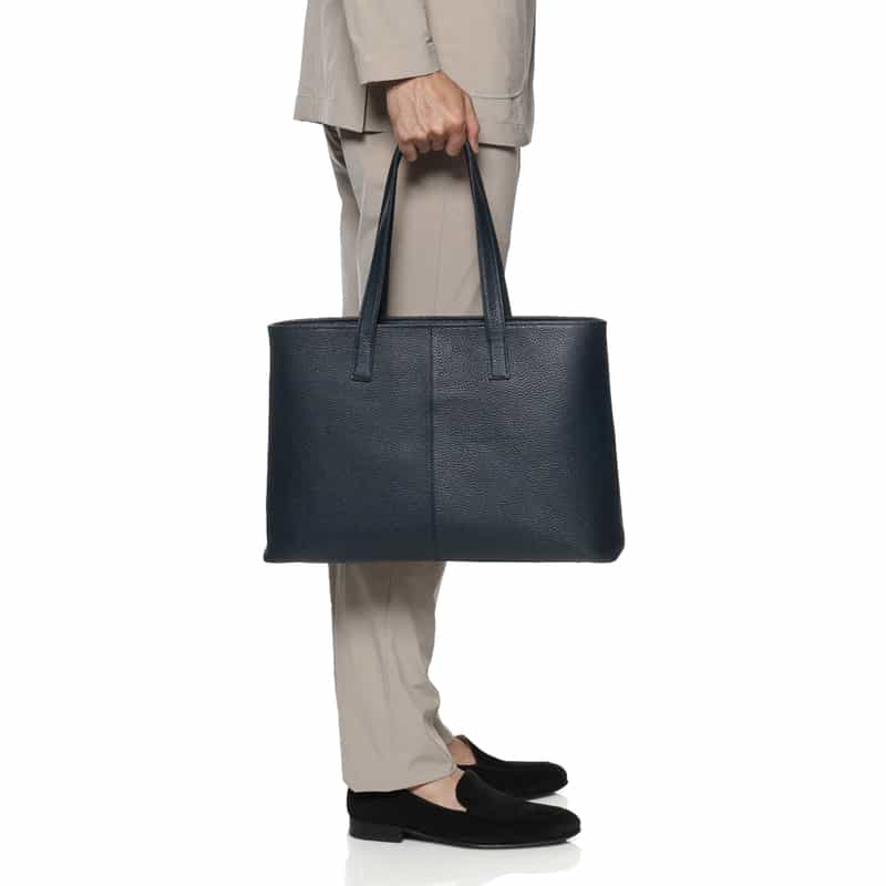 BARNEYS NEW YORK オンラインストア限定　横型レザートートバッグ NAVY