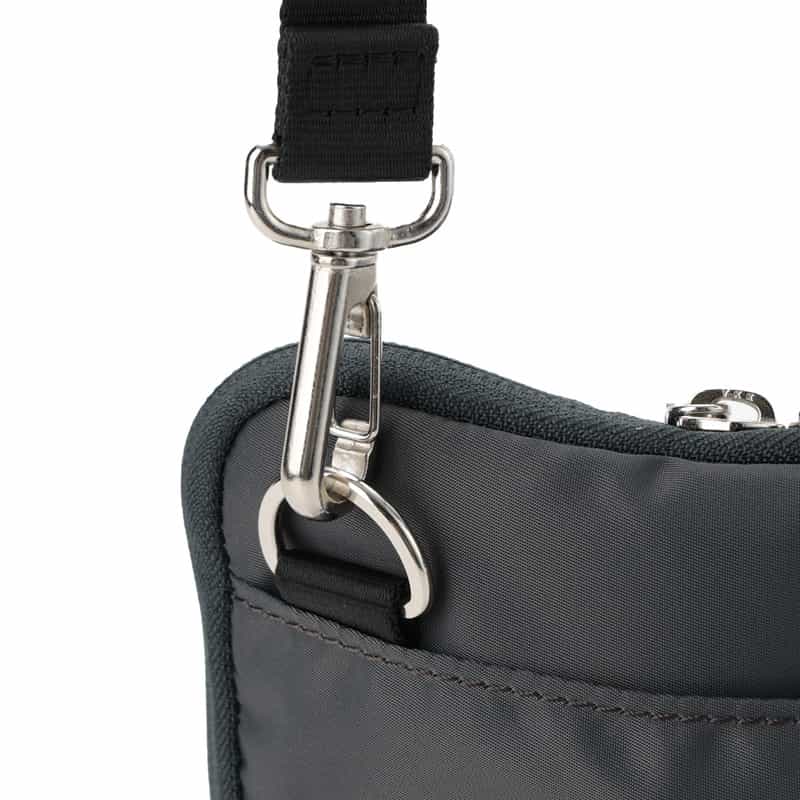 MASTER PIECE バーニーズ　ニューヨーク限定ナイロンクロスボディバッグ GRAY