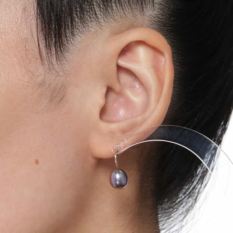 MOUNIR MOUNIR＜ムニール＞ピアス （パール） BLACK